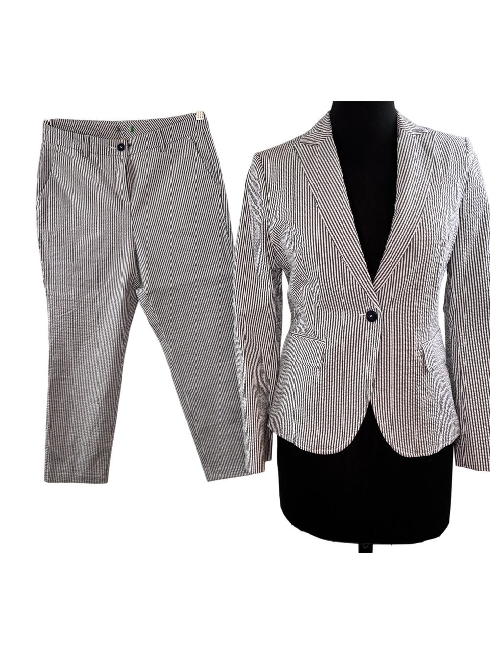 United Colors of Benetton White Navy 2-Piece Suit Striped Peak Lapel Size 40